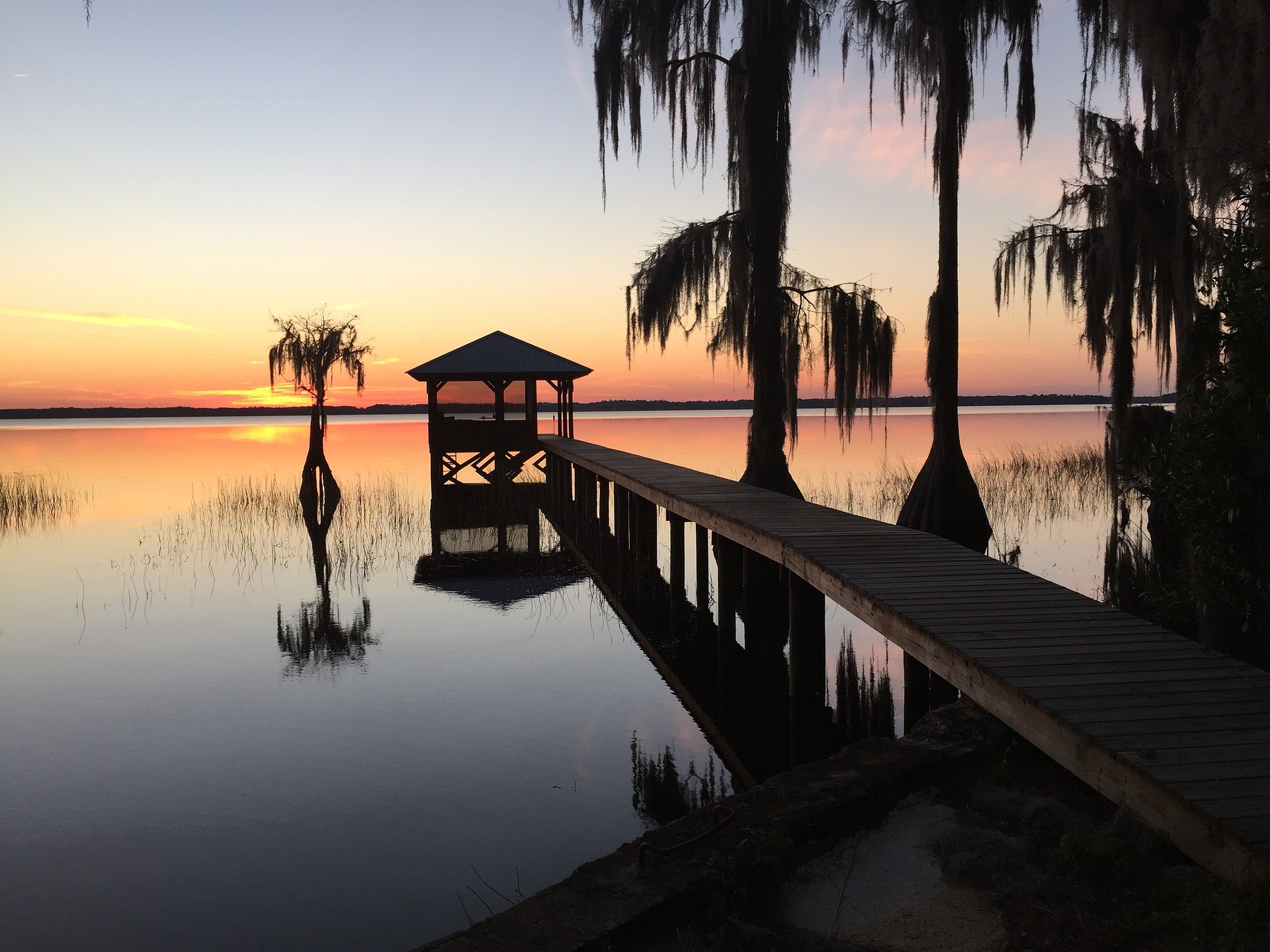 Traumhafte Sonnenuntergänge und ganzjährig warme Temperaturen zeichnen den Sunshine State aus